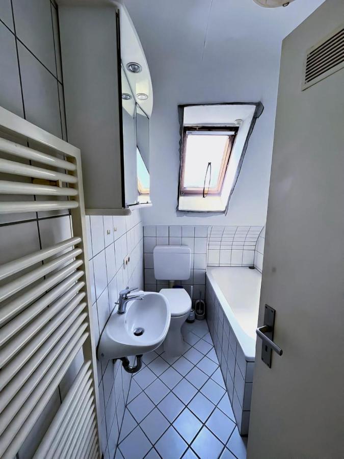 Ferienwohnung / Monteurzimmer Kitzingen Luaran gambar