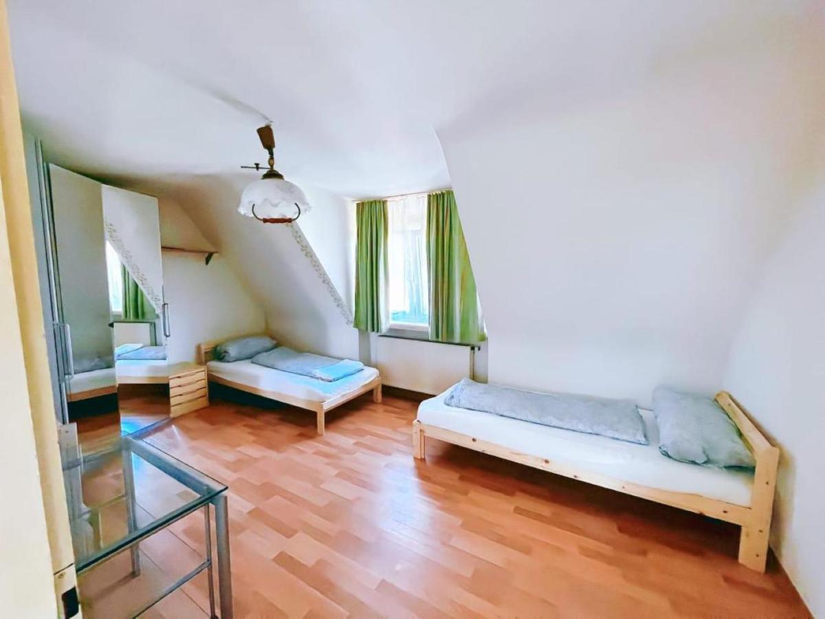 Ferienwohnung / Monteurzimmer Kitzingen Luaran gambar